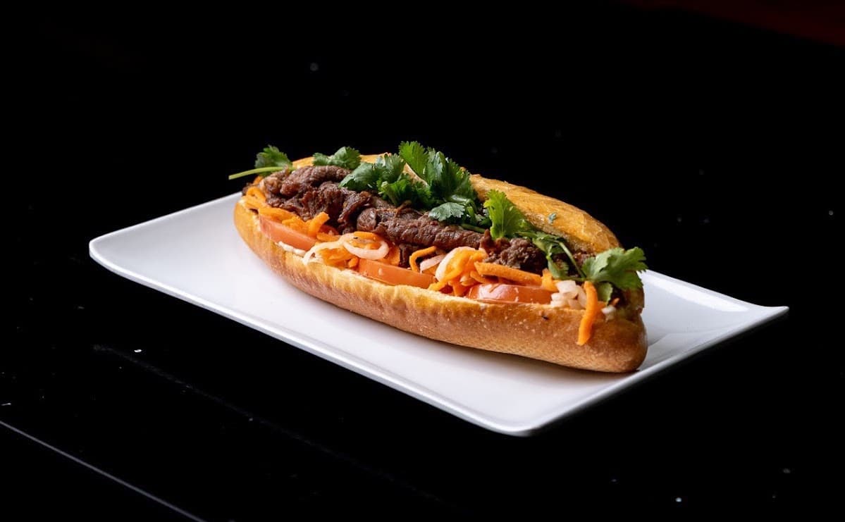 Beef bánh mì
